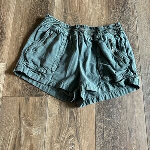 Aerie cargo shorts